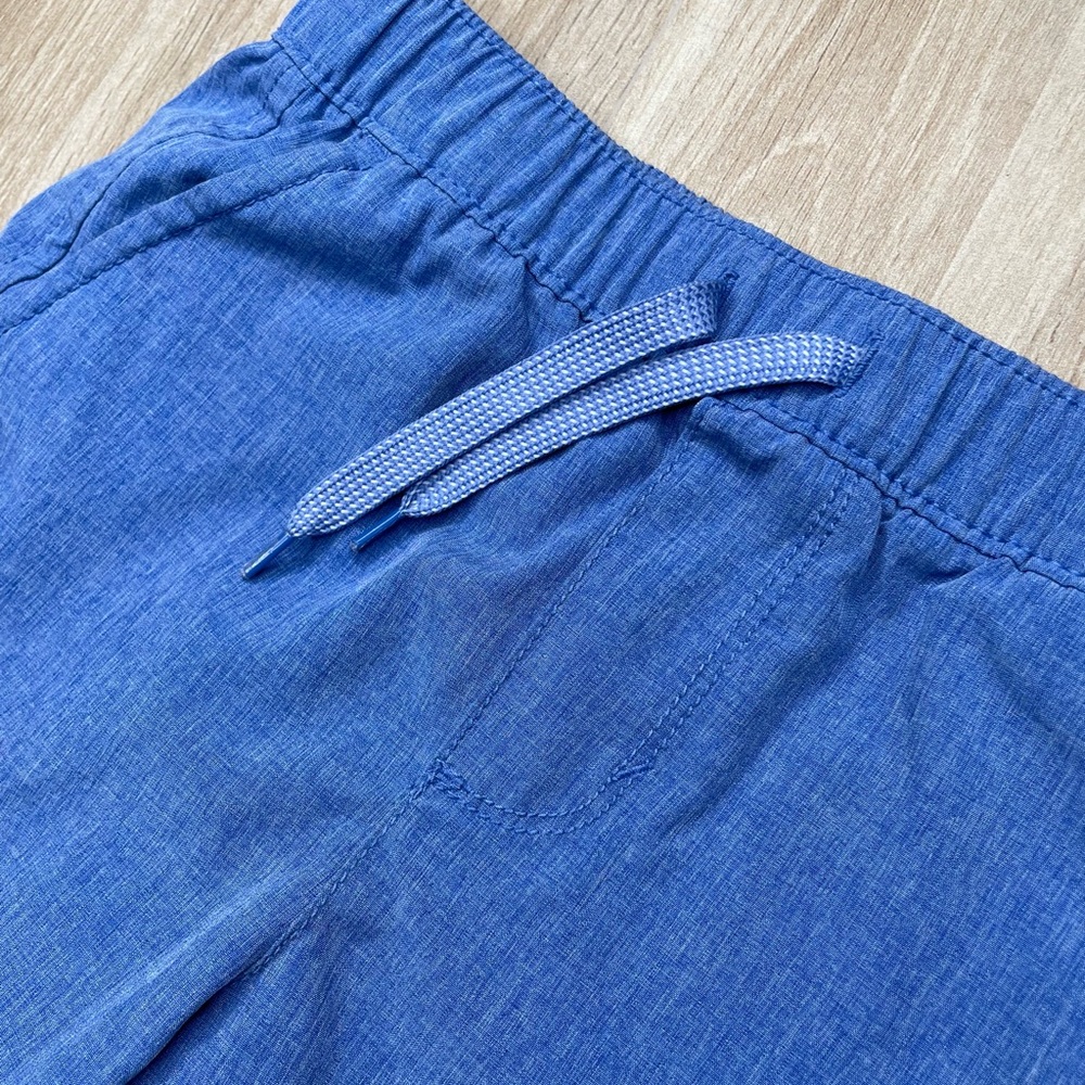 Boys Old Navy Blue adjustable drawstring waist shorts - Picture 2 of 7